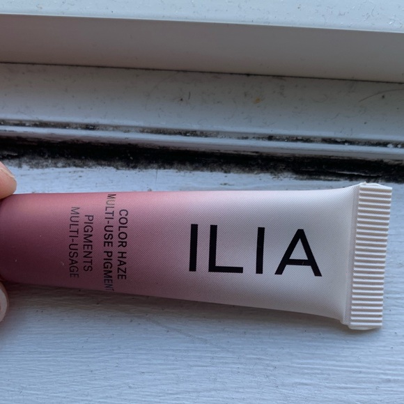 Ilia “Before Today” Colour Haze Multi-use pigment - Picture 2 of 3